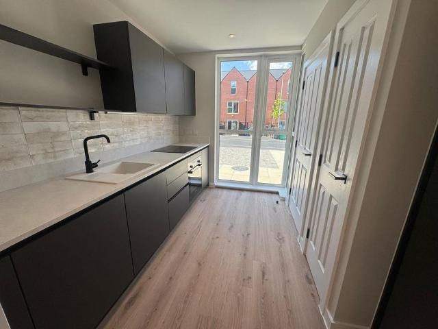 3 bedroom terraced house to rent