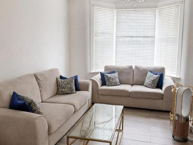3 bedroom terraced house to rent