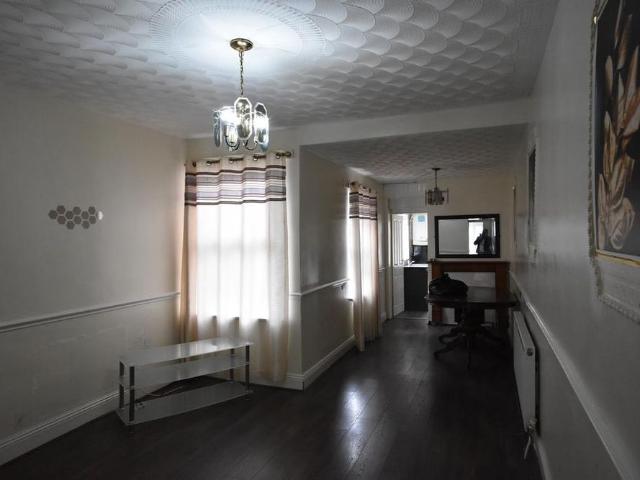 3 bedroom terraced house to rent