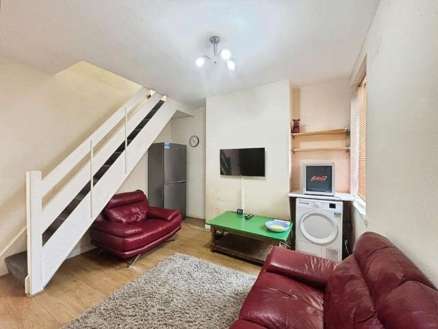 3 bedroom terraced house to rent