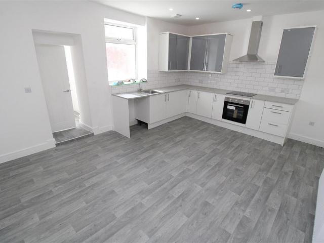 3 bedroom terraced house to rent
