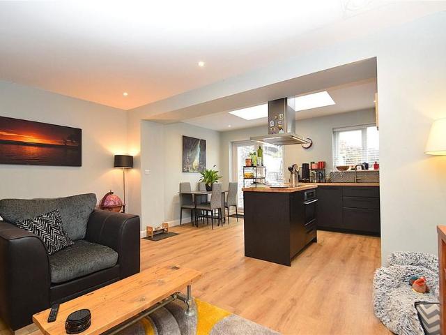 3 bedroom terraced house to rent