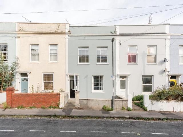 3 bedroom terraced house to rent