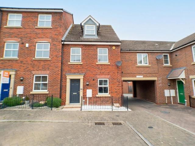 3 bedroom terraced house to rent