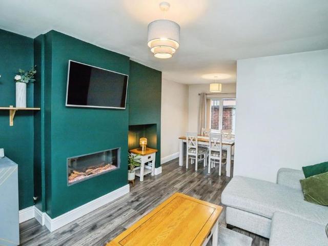 3 bedroom terraced house to rent