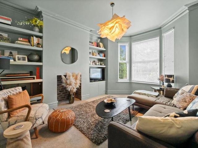 3 bedroom terraced house to rent