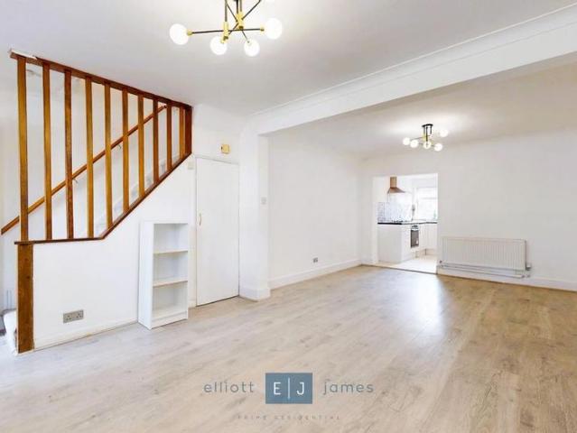 3 bedroom terraced house to rent