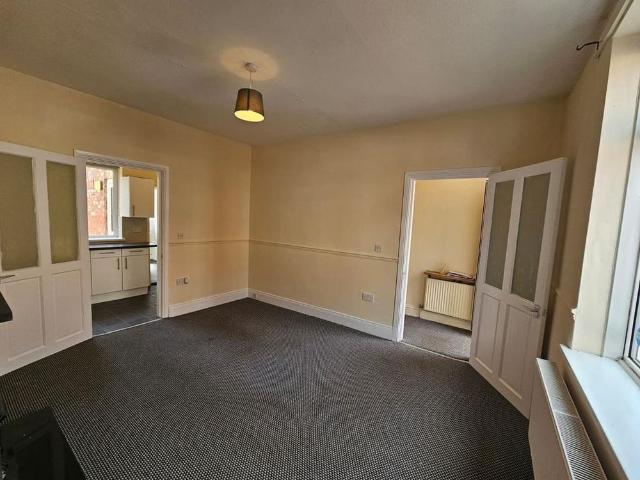3 bedroom terraced house to rent