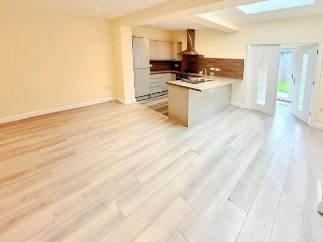 3 bedroom terraced house to rent