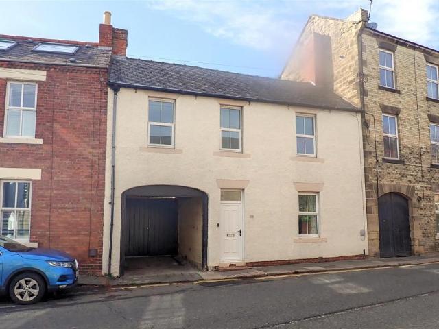 3 bedroom terraced house to rent