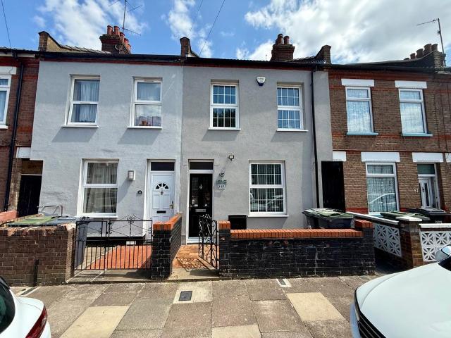 3 bedroom terraced house to rent