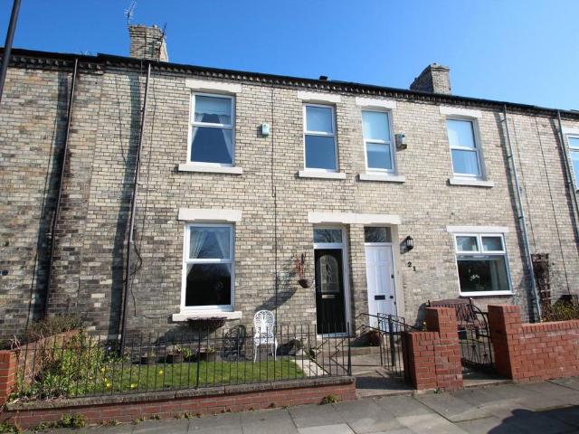 3 bedroom terraced house to rent