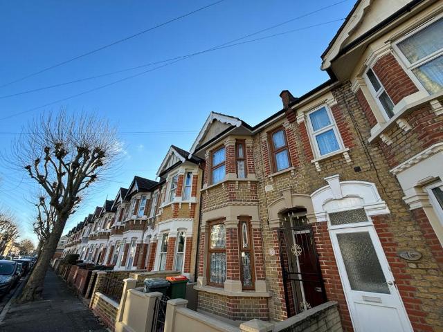 3 bedroom terraced house to rent