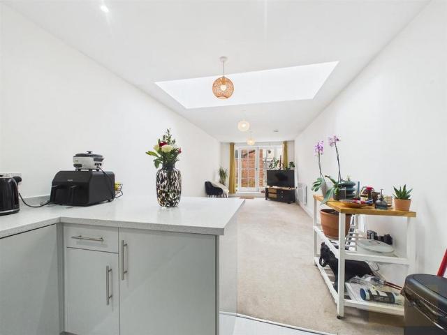 3 bedroom terraced house to rent