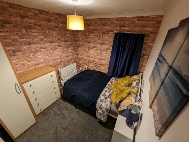 4 bedroom terraced house to rent