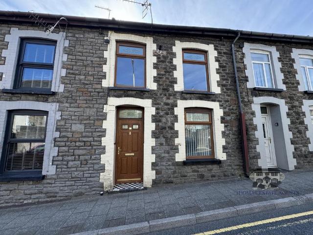3 bedroom terraced house to rent