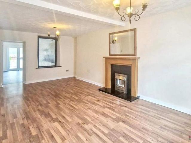 3 bedroom terraced house to rent