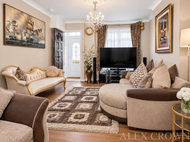 3 bedroom terraced house to rent