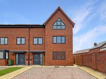 3 bedroom terraced house to rent