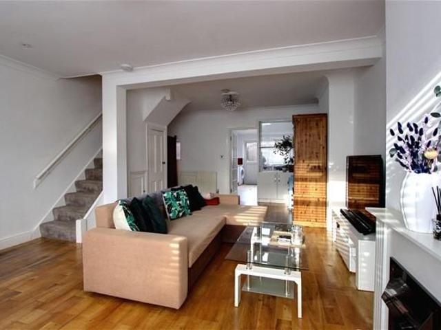3 bedroom terraced house to rent
