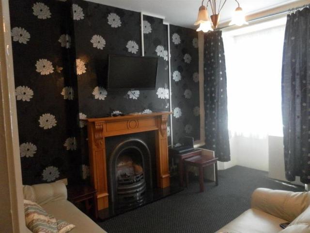 3 bedroom terraced house to rent