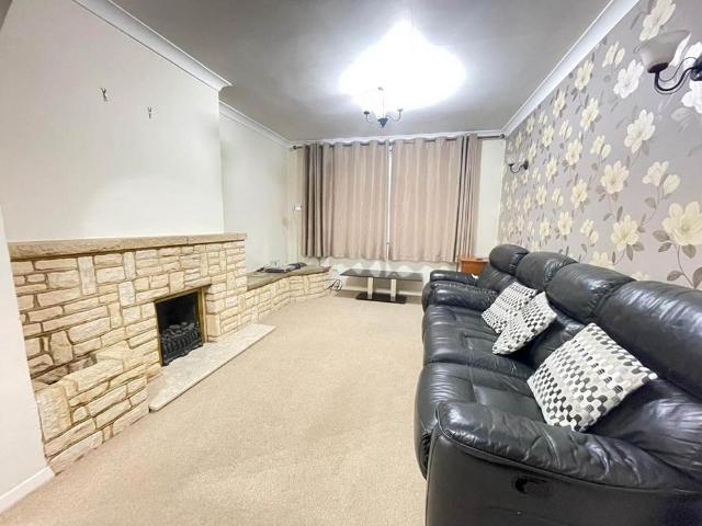 3 bedroom terraced house to rent