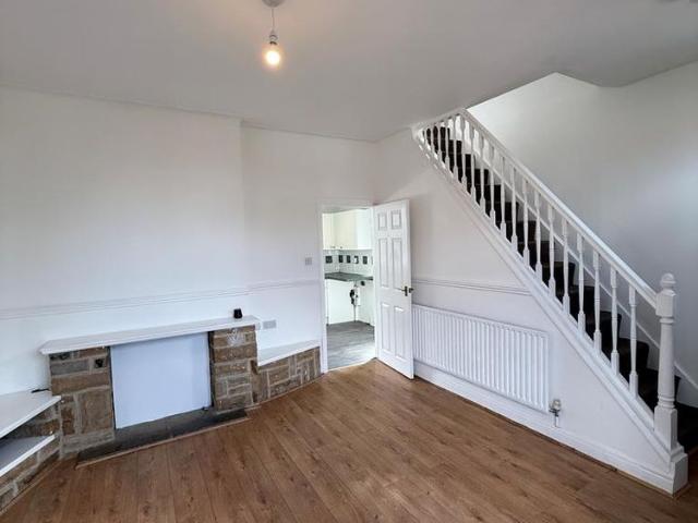 3 bedroom terraced house to rent