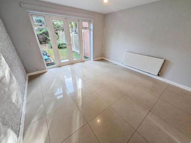 3 bedroom terraced house to rent
