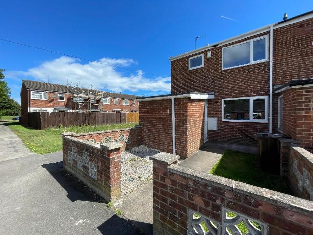 3 Bedroom Terraced House To Rent