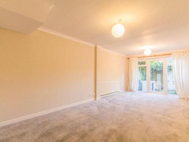 3 bedroom terraced house to rent
