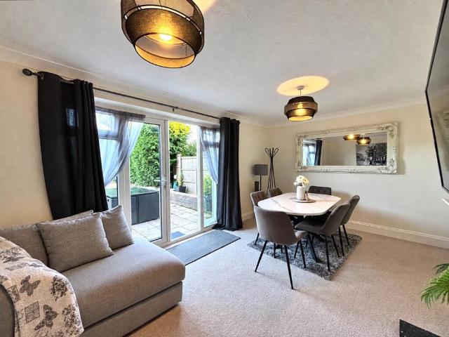3 bedroom terraced house to rent
