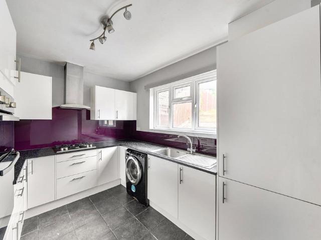 3 bedroom terraced house to rent