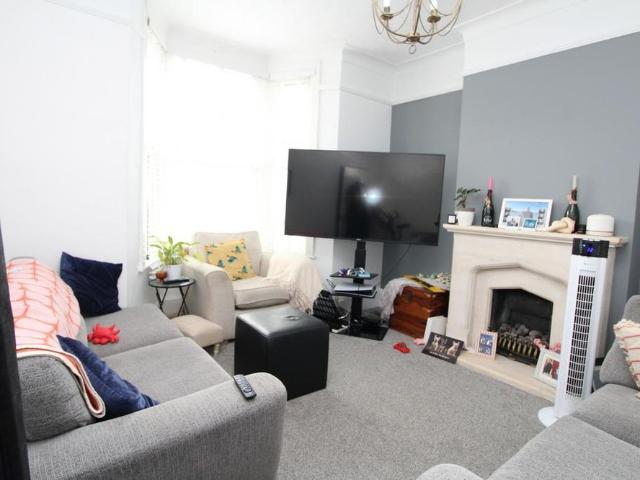 3 bedroom terraced house to rent