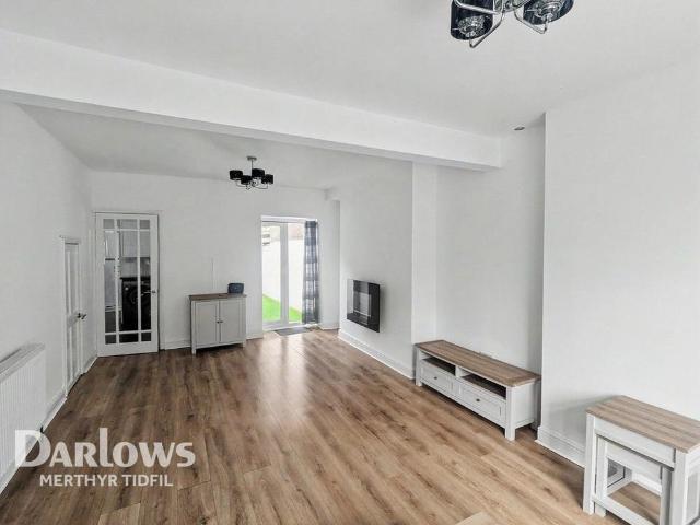 3 bedroom terraced house to rent
