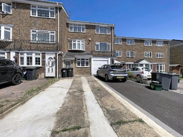 4 bedroom terraced house to rent