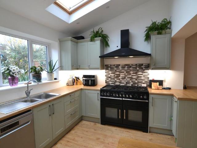 3 bedroom terraced house to rent