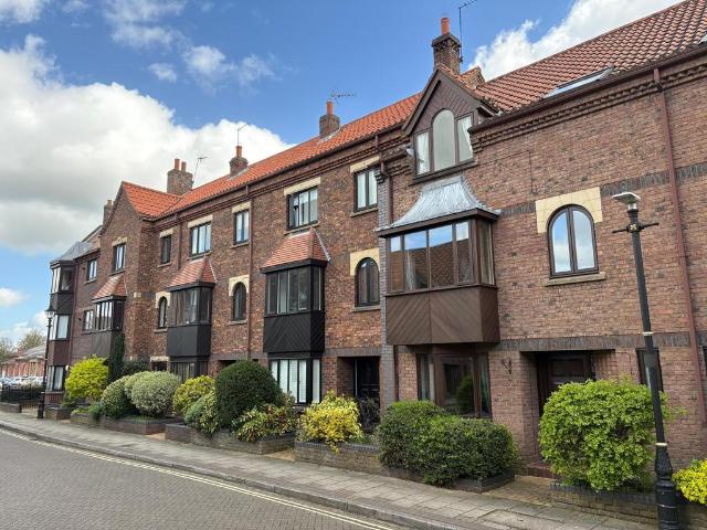 3 bedroom terraced house to rent