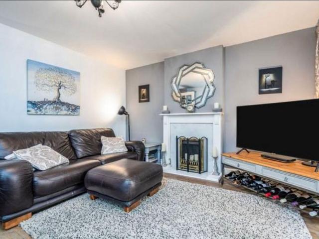 3 bedroom terraced house to rent