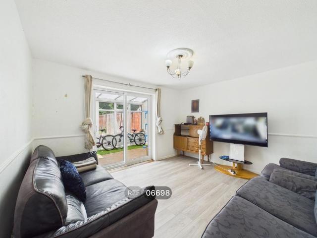 3 bedroom terraced house to rent
