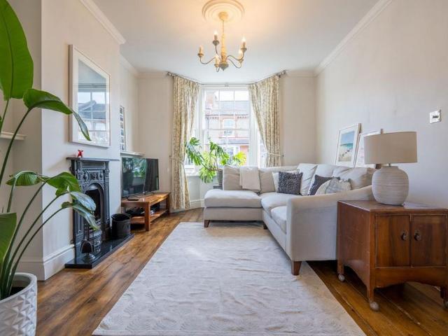 3 bedroom terraced house to rent