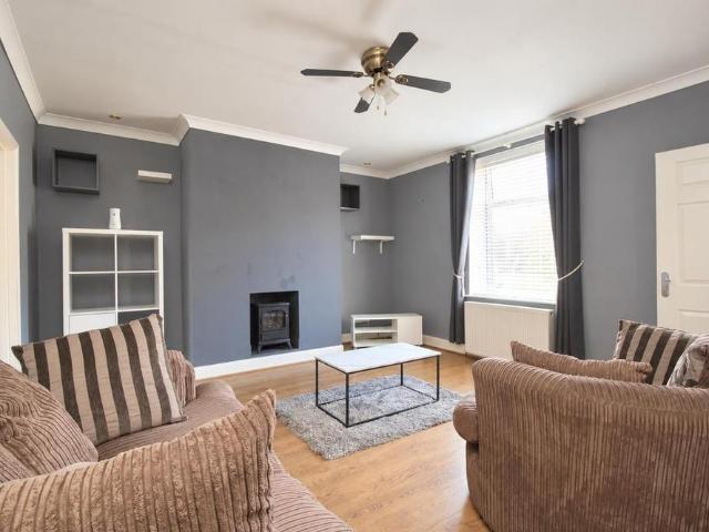 3 bedroom terraced house to rent