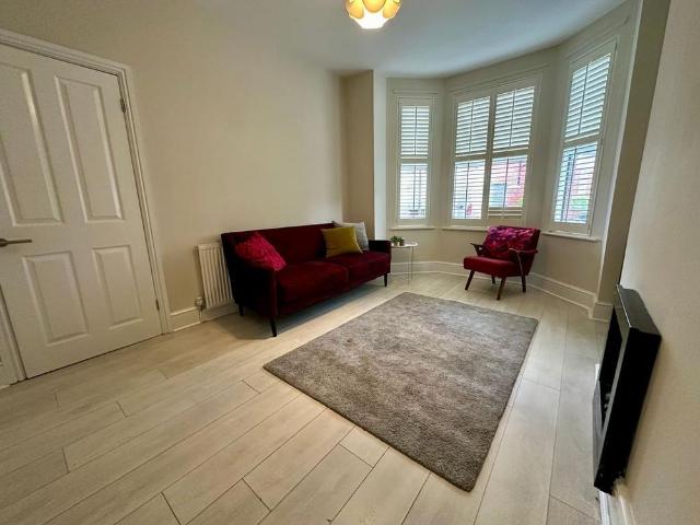 3 bedroom terraced house to rent