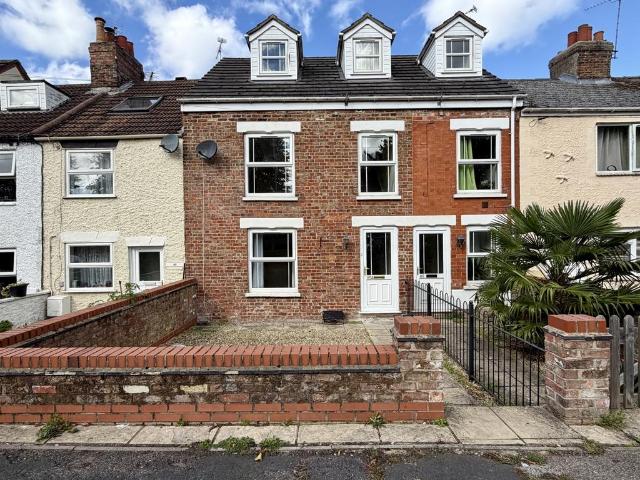 3 bedroom terraced house to rent