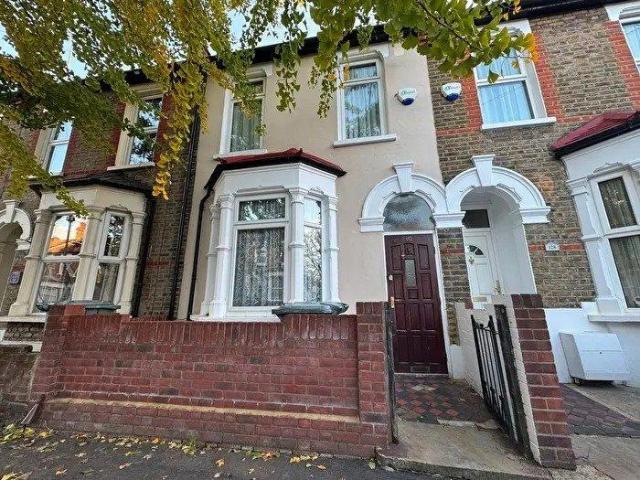 3 bedroom terraced house to rent