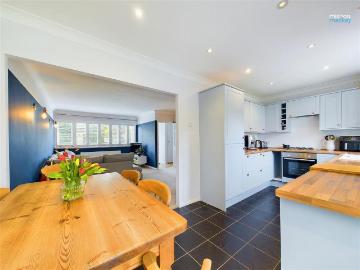 3 bedroom terraced house to rent