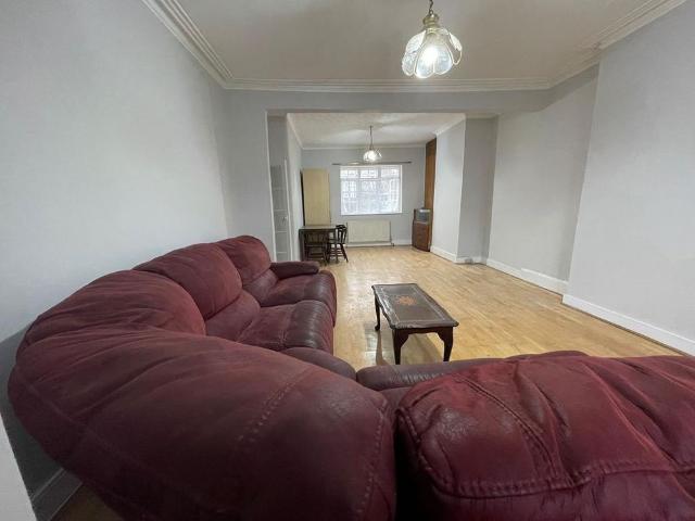 3 bedroom terraced house to rent