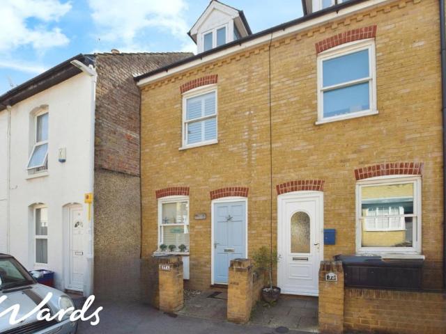 3 bedroom terraced house to rent