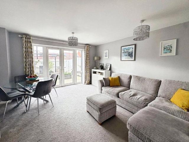 3 bedroom terraced house to rent