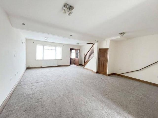 3 bedroom terraced house to rent