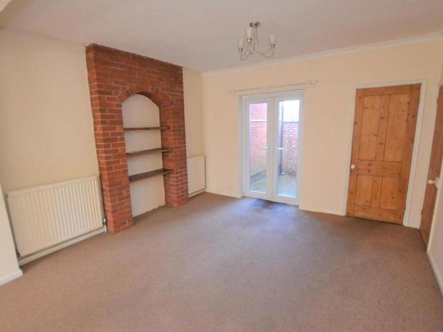 3 bedroom terraced house to rent